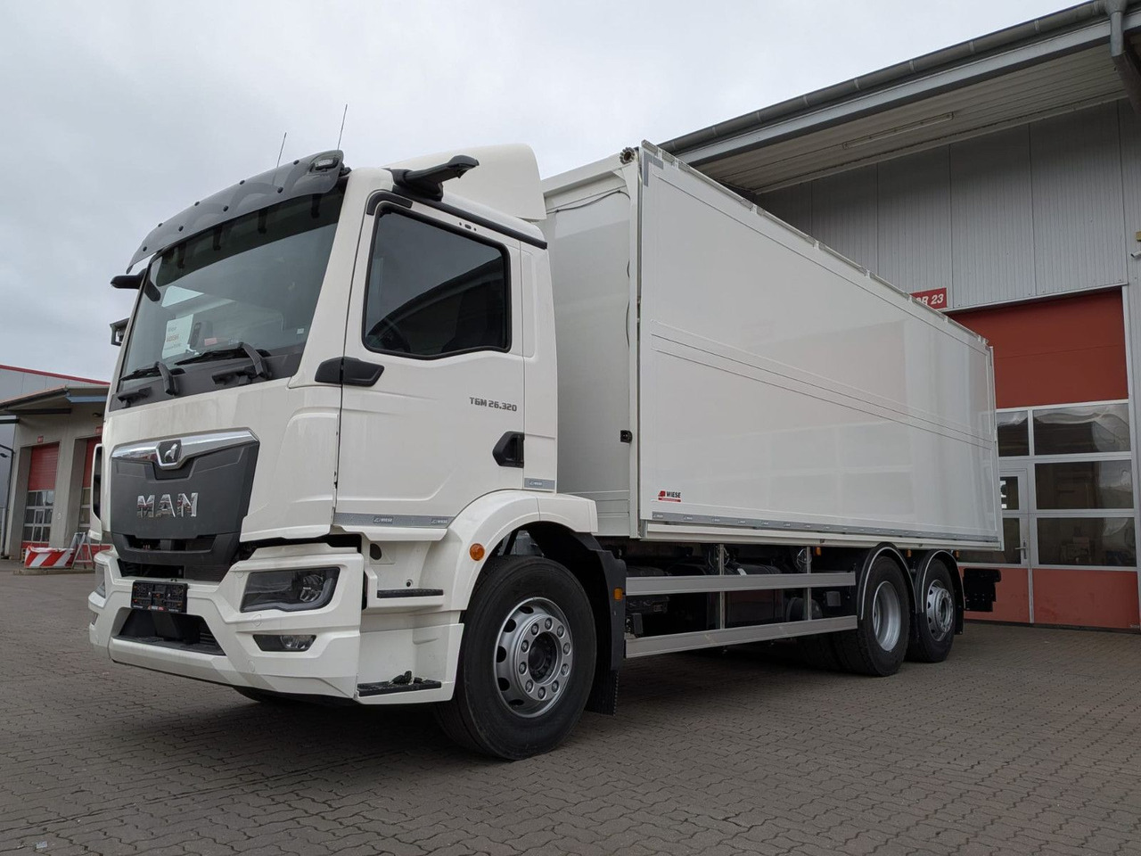 MAN TGM 26.320 6x2/4 Getränkefahrzeug Wingliner LBW - Beverage truck: picture 2 MAN TGM 26.320 6x2/4 Getränkefahrzeug Wingliner LBW - Beverage truck: picture 2