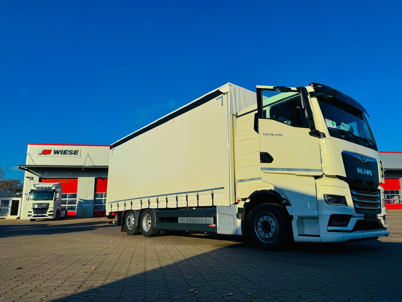 Curtainsider truck MAN TGX 26.440 6x2 LL Schwerlast Ladebordwand/Rampe: picture 7