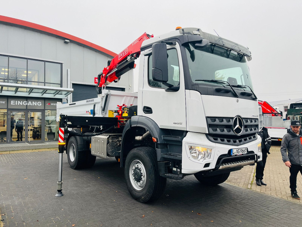 Mercedes-Benz Arocs 1835 4x4 Meiller Fassi F135 Kran Kipper - Tipper, Crane truck: picture 1 Mercedes-Benz Arocs 1835 4x4 Meiller Fassi F135 Kran Kipper - Tipper, Crane truck: picture 1