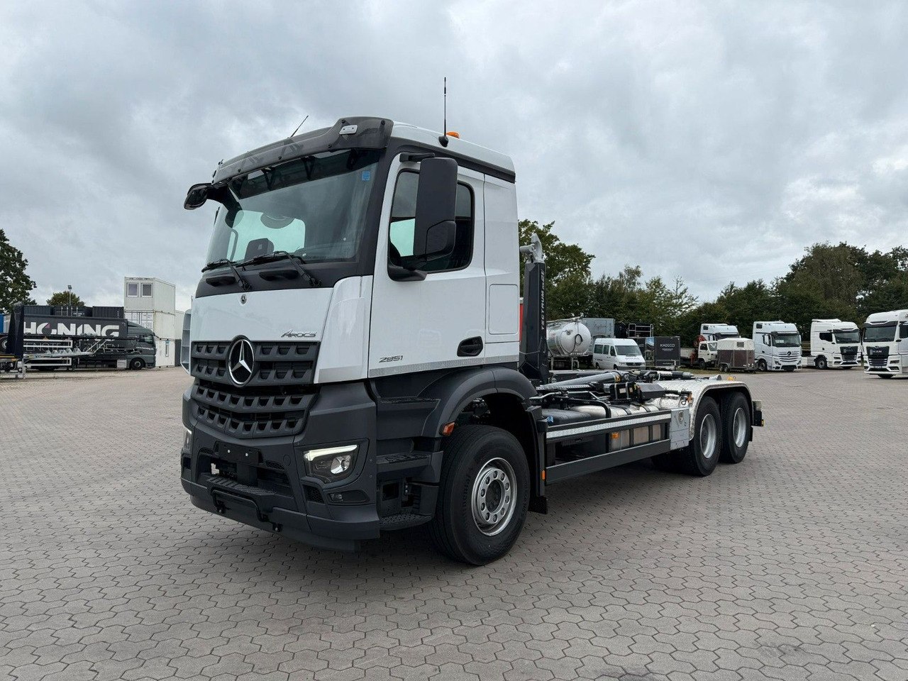 Mercedes-Benz Arocs 5 2651L 6 x4 Meiller RS 2170 - Hook lift truck: picture 3 Mercedes-Benz Arocs 5 2651L 6 x4 Meiller RS 2170 - Hook lift truck: picture 3