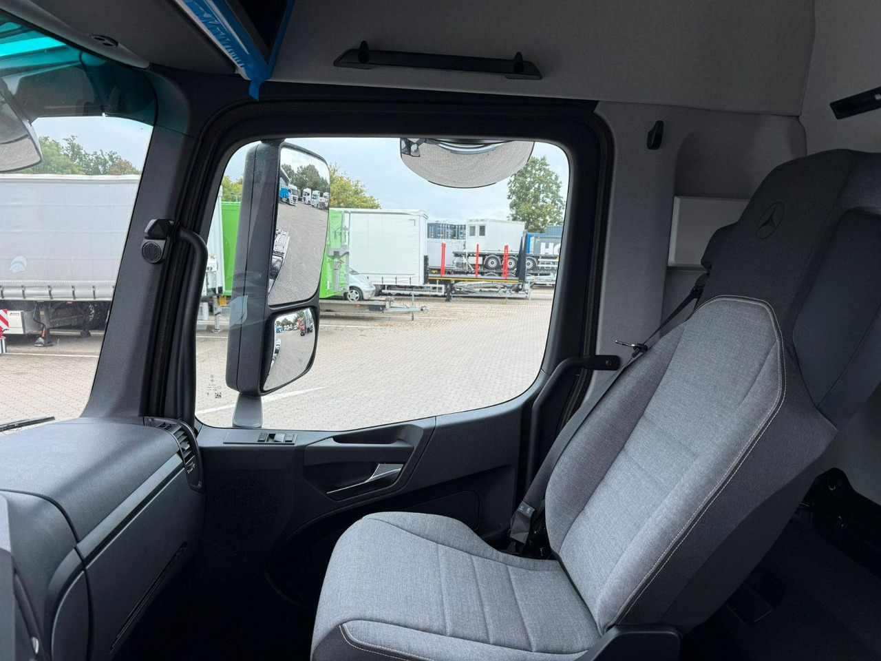Hook lift truck Mercedes-Benz Arocs 5 2651L 6 x4 Meiller RS 2170: picture 8 Hook lift truck Mercedes-Benz Arocs 5 2651L 6 x4 Meiller RS 2170: picture 8