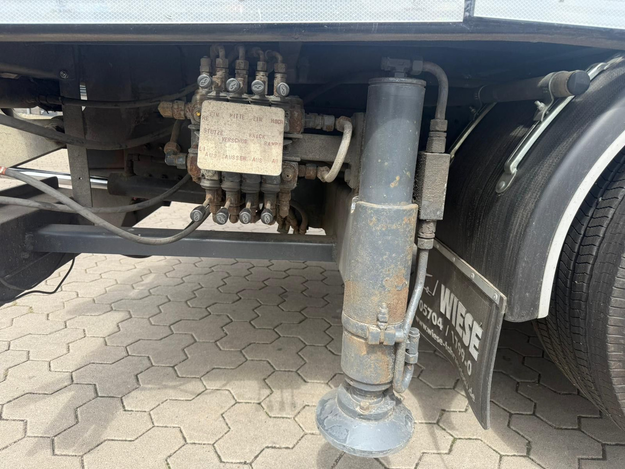 Autotransporter truck Scania G450 Baumaschinentransporter mit Rampen: picture 12