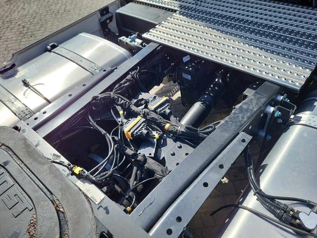 Tractor unit MAN TGX 18.520 GX 4x2 BL SA  Euro 6 Sofort Verfügbar: picture 15