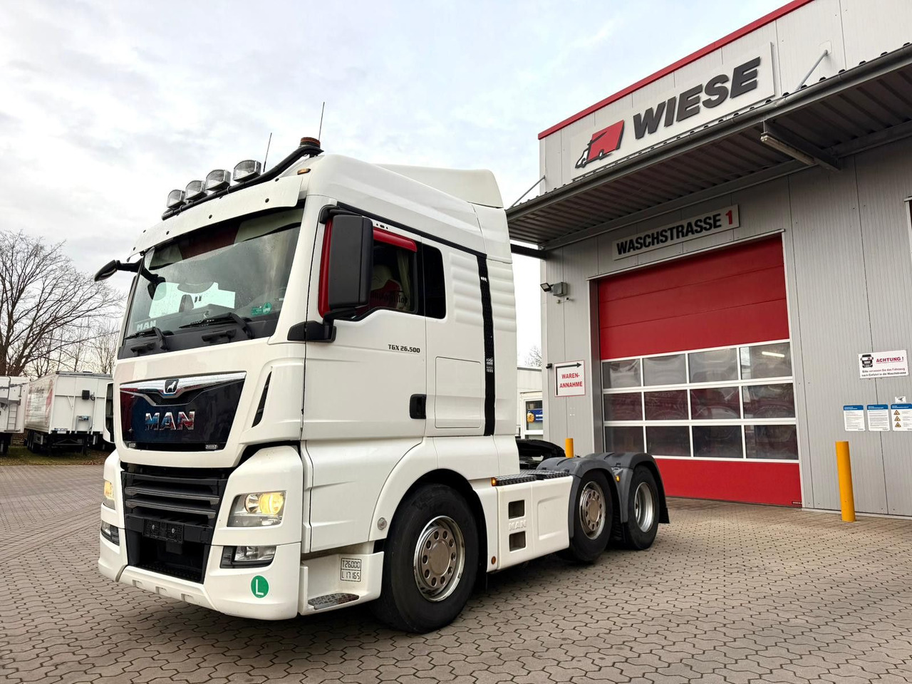 MAN TGX 26.500 6x2 Hydraulik Exklusiv Innenraum - Tractor unit: picture 2 MAN TGX 26.500 6x2 Hydraulik Exklusiv Innenraum - Tractor unit: picture 2