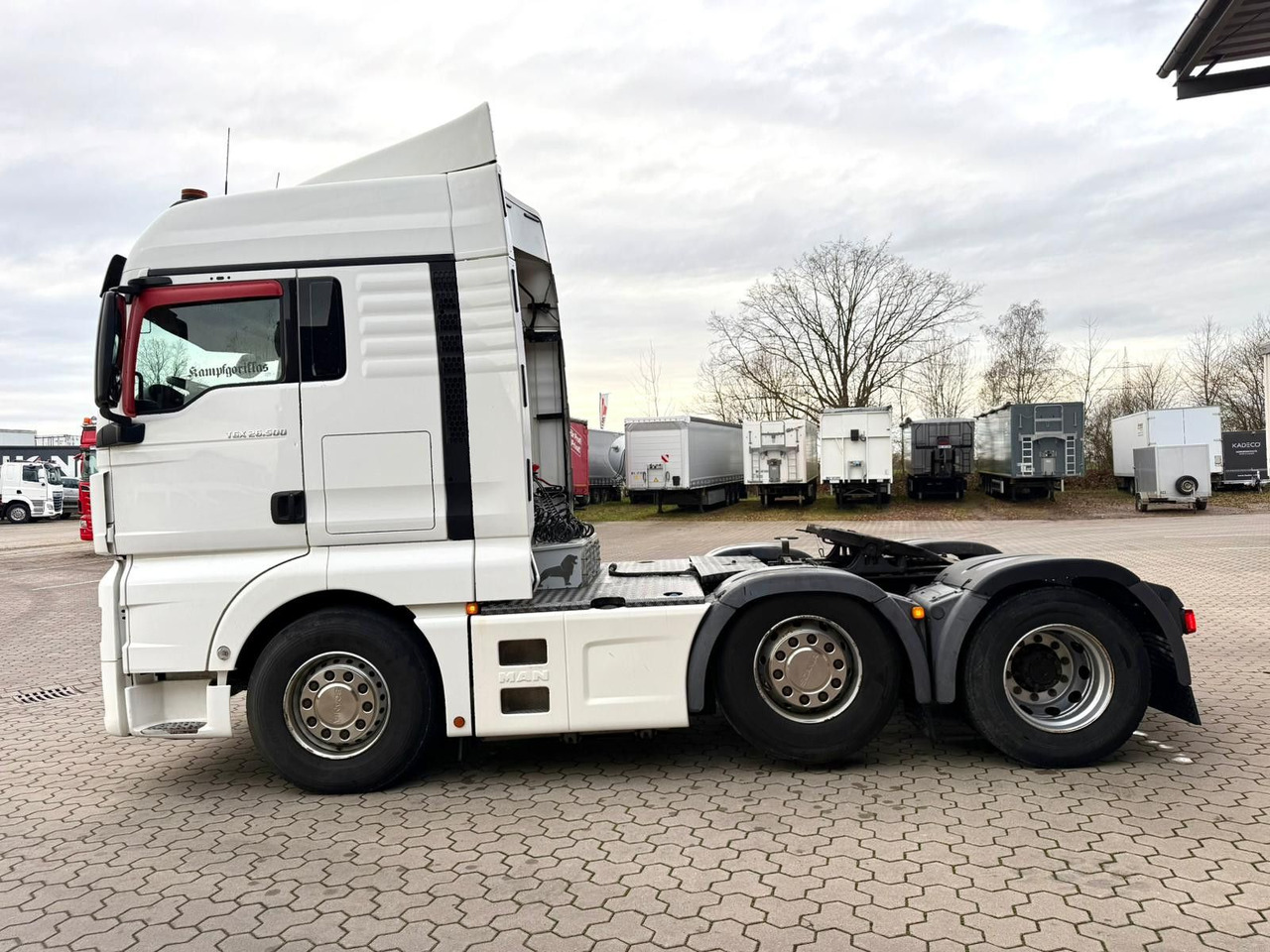MAN TGX 26.500 6x2 Hydraulik Exklusiv Innenraum - Tractor unit: picture 5 MAN TGX 26.500 6x2 Hydraulik Exklusiv Innenraum - Tractor unit: picture 5
