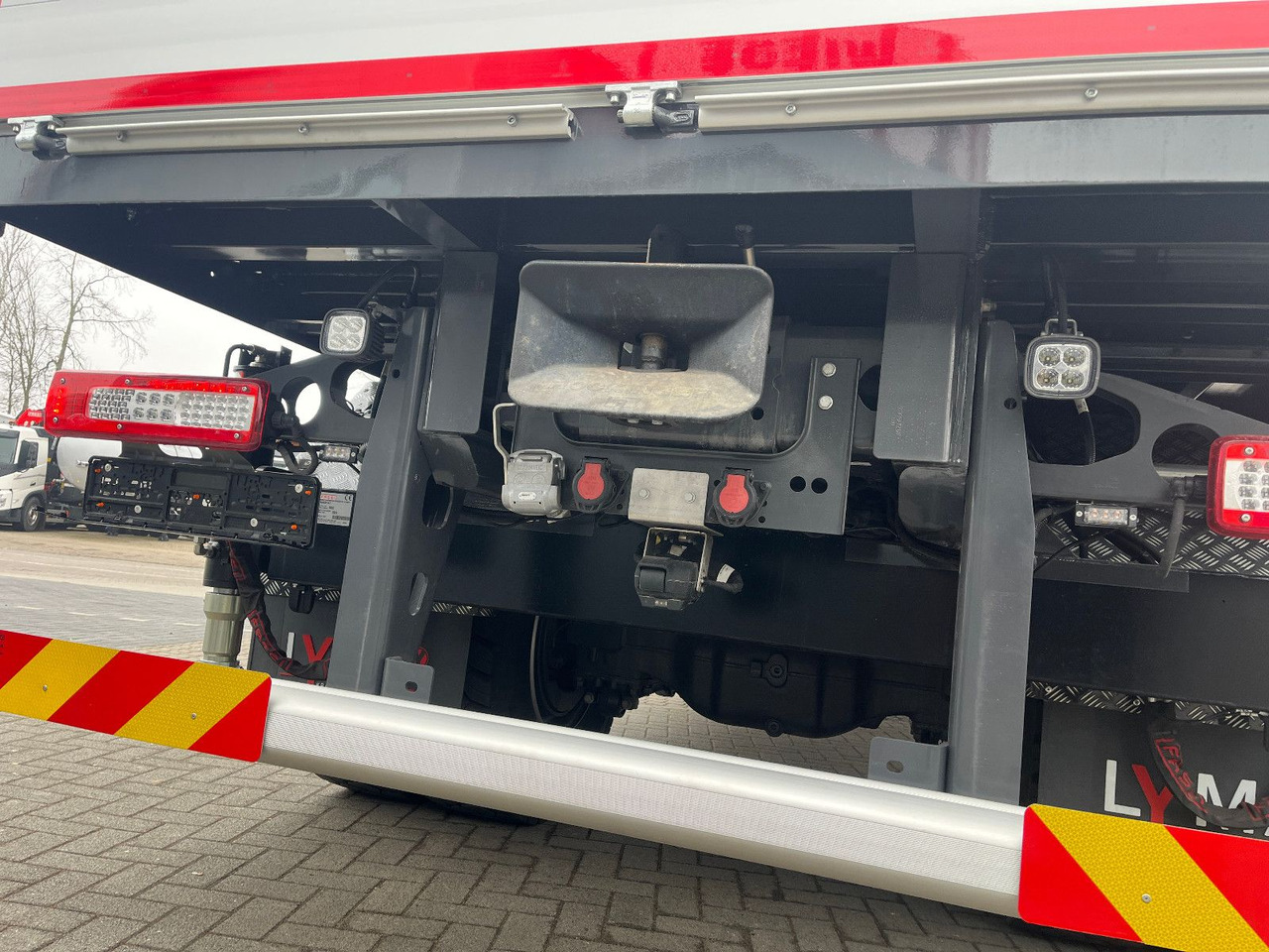 Crane truck Volvo FMX 500 inkl. F345RB.2.24 & L324 +V20 & Korb: picture 9 Crane truck Volvo FMX 500 inkl. F345RB.2.24 & L324 +V20 & Korb: picture 9