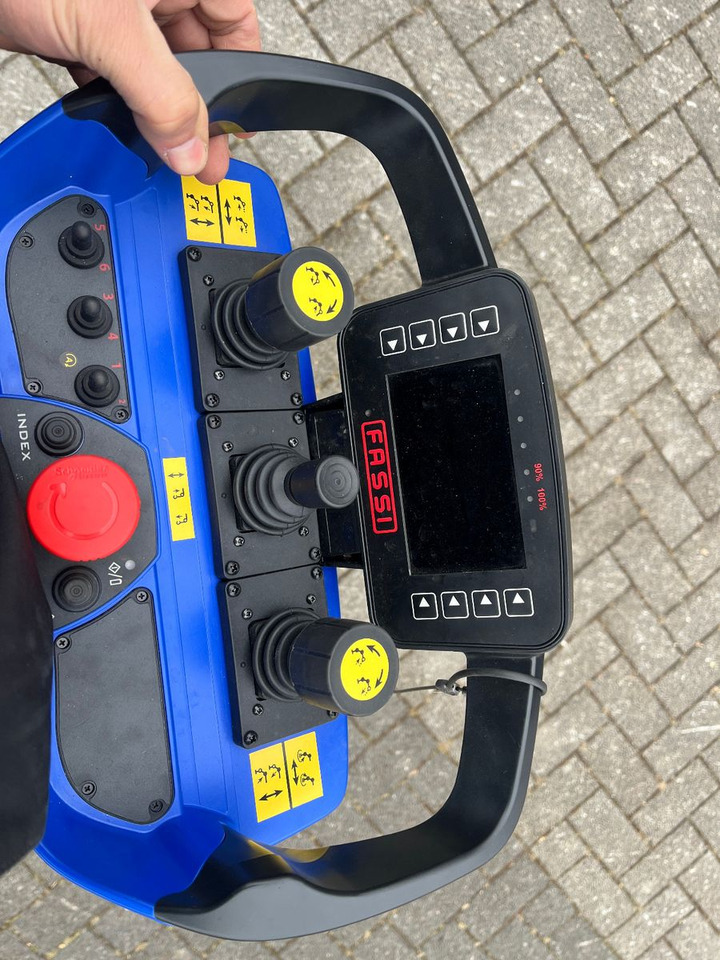 Crane truck Volvo FMX 500 inkl. F345RB.2.24 & L324 +V20 & Korb: picture 15 Crane truck Volvo FMX 500 inkl. F345RB.2.24 & L324 +V20 & Korb: picture 15