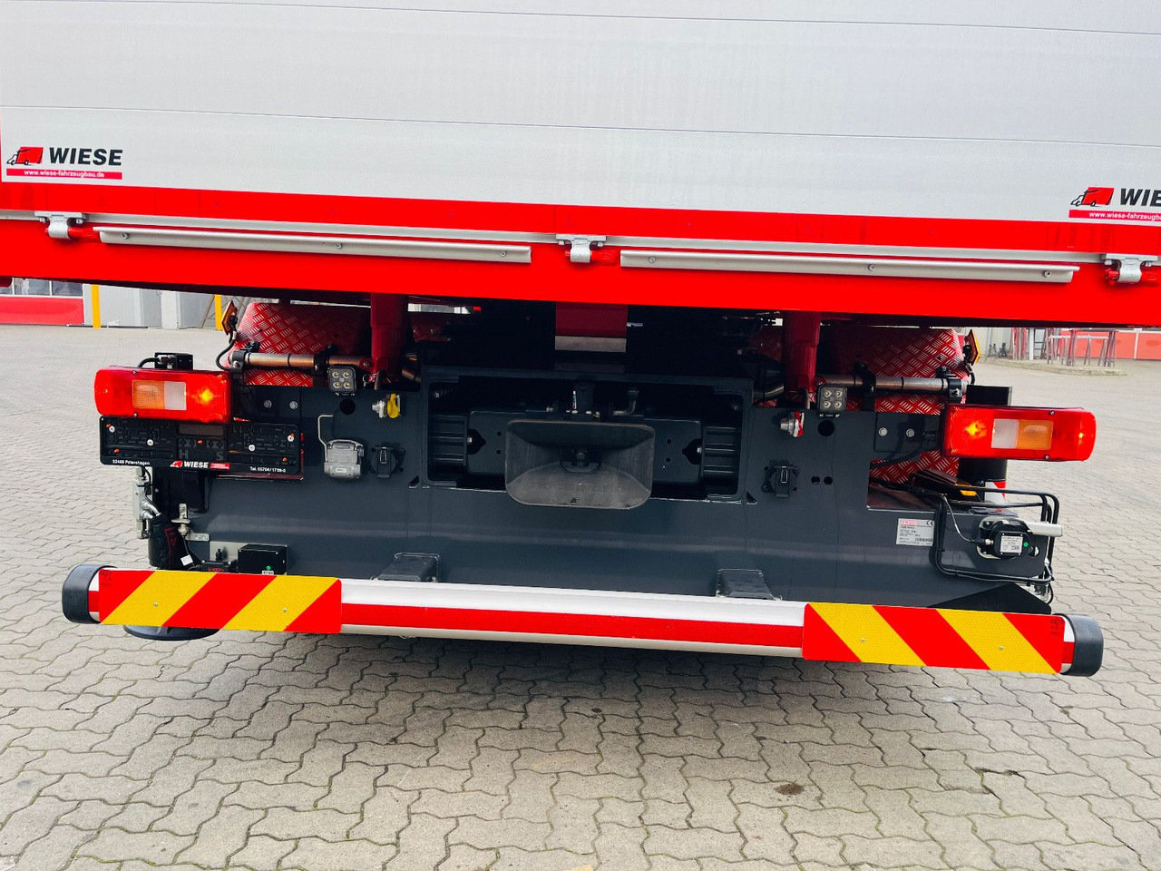 Dropside/ Flatbed truck, Crane truck Volvo FMX 540 6x2 mit F545RA.2.28: picture 10