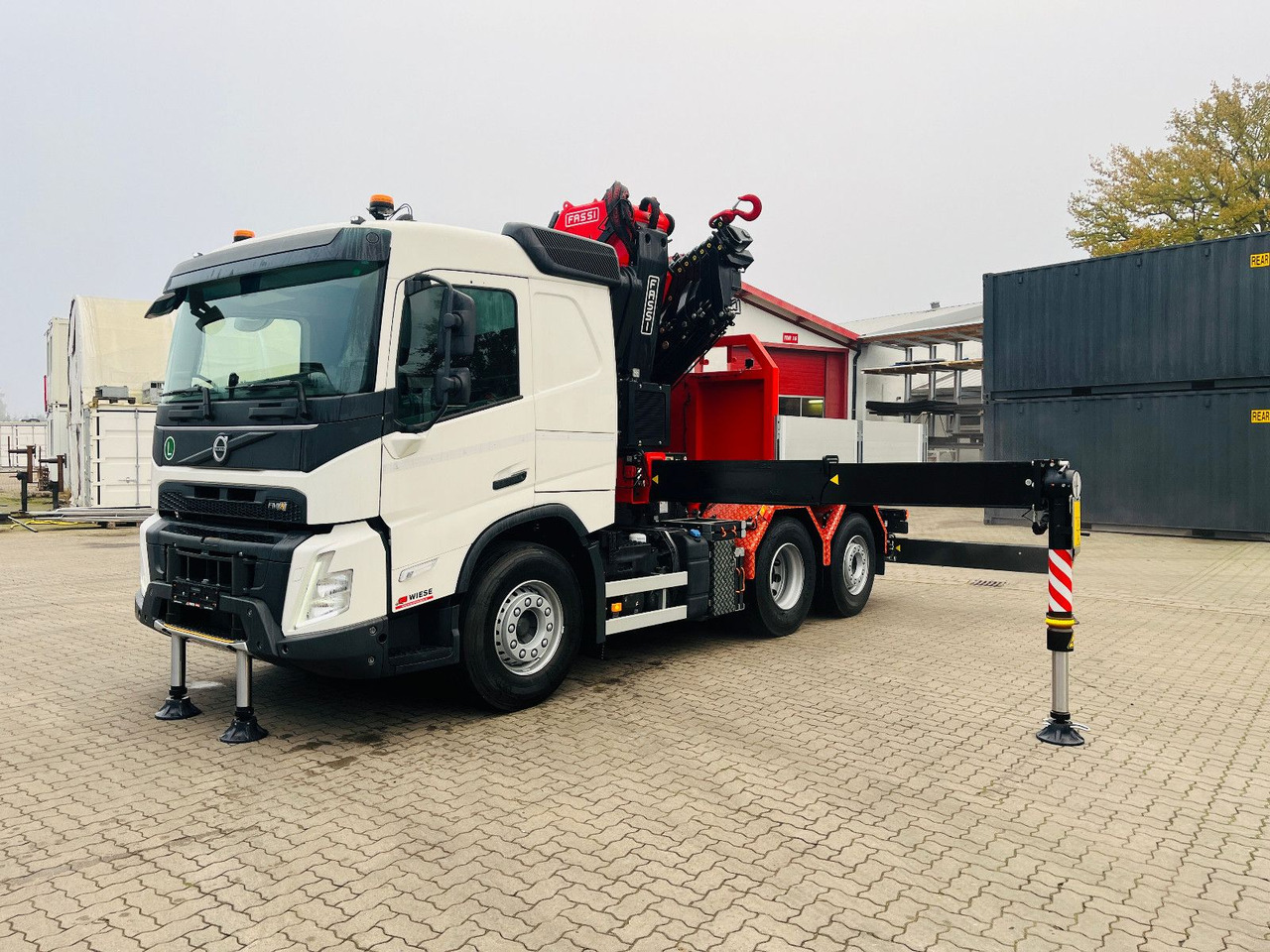 Dropside/ Flatbed truck, Crane truck Volvo FMX 540 6x2 mit F545RA.2.28: picture 12