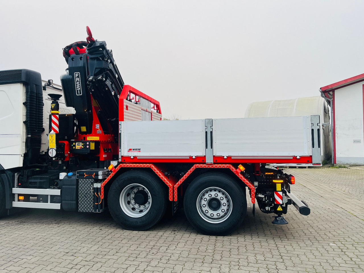 Dropside/ Flatbed truck, Crane truck Volvo FMX 540 6x2 mit F545RA.2.28: picture 8