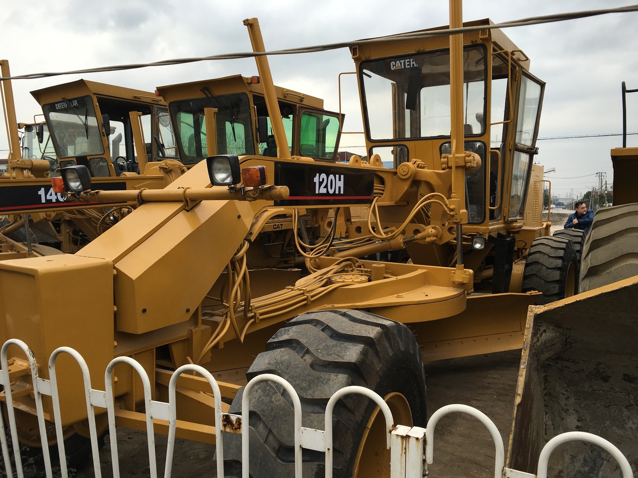 CATERPILLAR 120H - Grader: picture 3 CATERPILLAR 120H - Grader: picture 3
