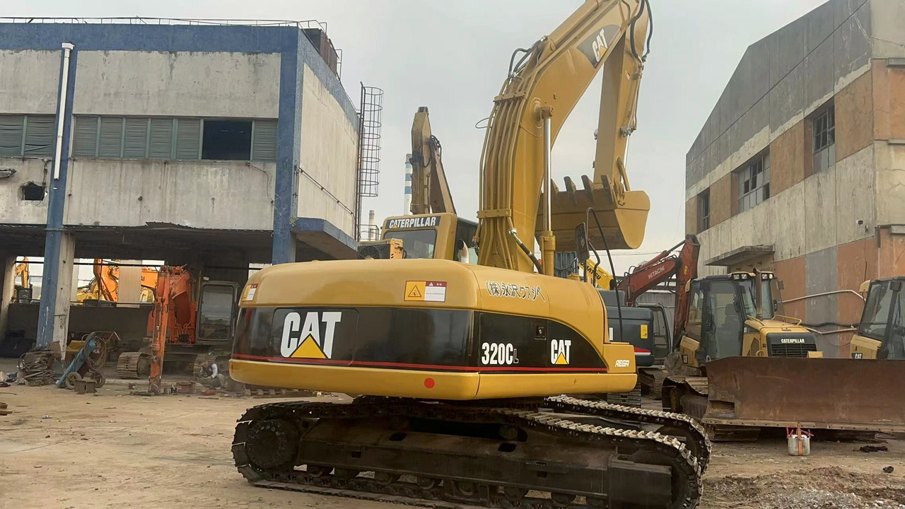 CATERPILLAR 320C - Amphibious excavator: picture 5 CATERPILLAR 320C - Amphibious excavator: picture 5
