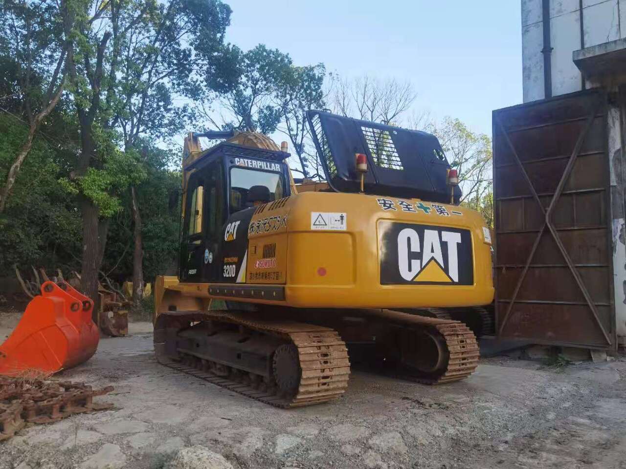 CATERPILLAR 320D - Crawler excavator: picture 2 CATERPILLAR 320D - Crawler excavator: picture 2