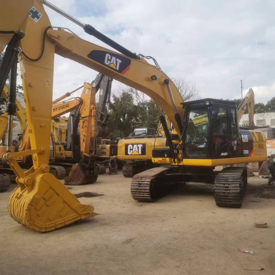 CATERPILLAR 320D2 - Crawler excavator: picture 3 CATERPILLAR 320D2 - Crawler excavator: picture 3