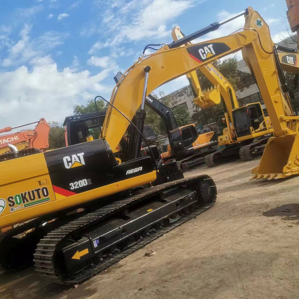 CATERPILLAR 320D2 - Crawler excavator: picture 1 CATERPILLAR 320D2 - Crawler excavator: picture 1