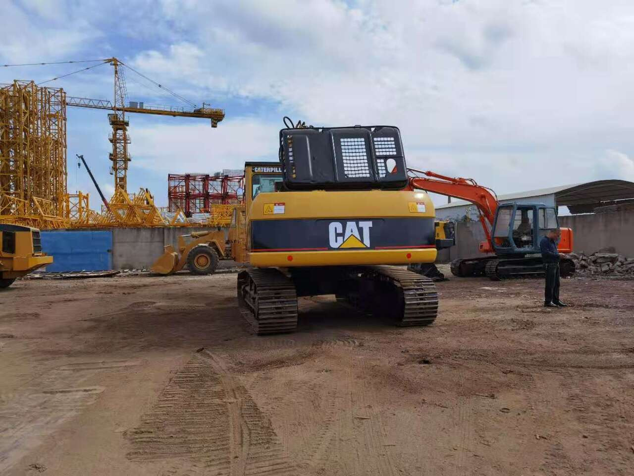 CATERPILLAR 325C - Crawler excavator: picture 5 CATERPILLAR 325C - Crawler excavator: picture 5