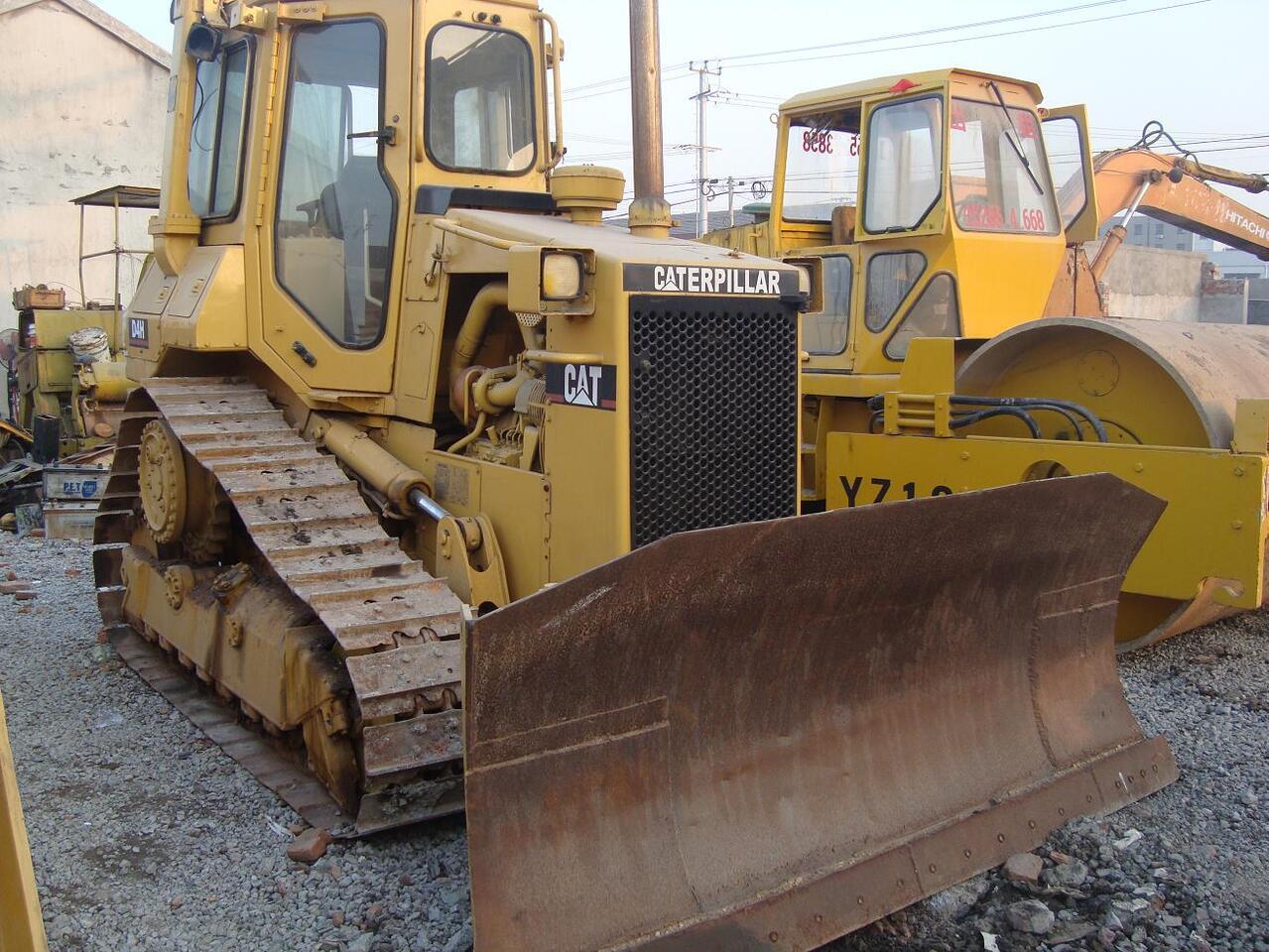 CATERPILLAR D4H - Bulldozer: picture 1 CATERPILLAR D4H - Bulldozer: picture 1