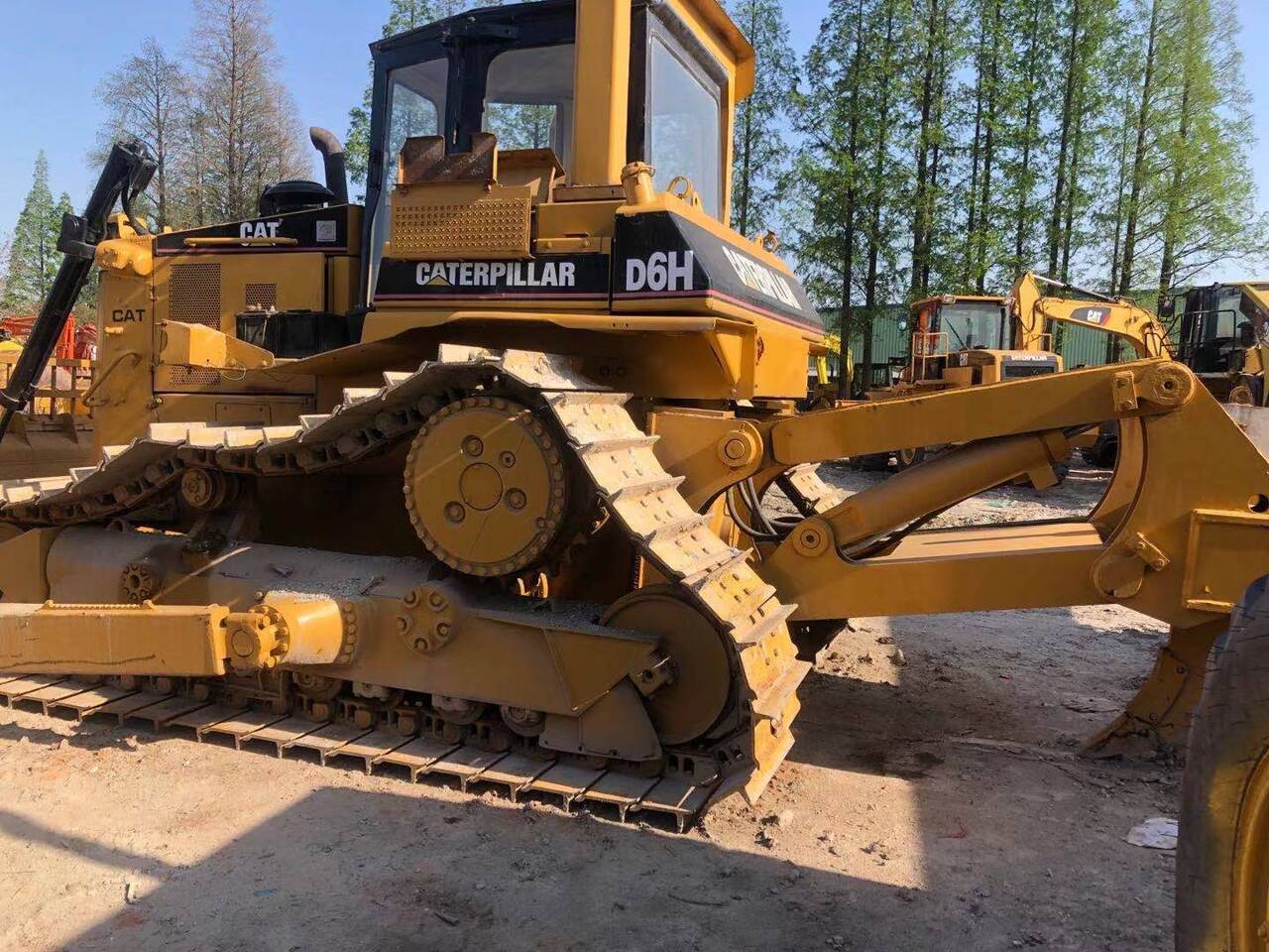 CATERPILLAR D6H - Bulldozer: picture 4 CATERPILLAR D6H - Bulldozer: picture 4