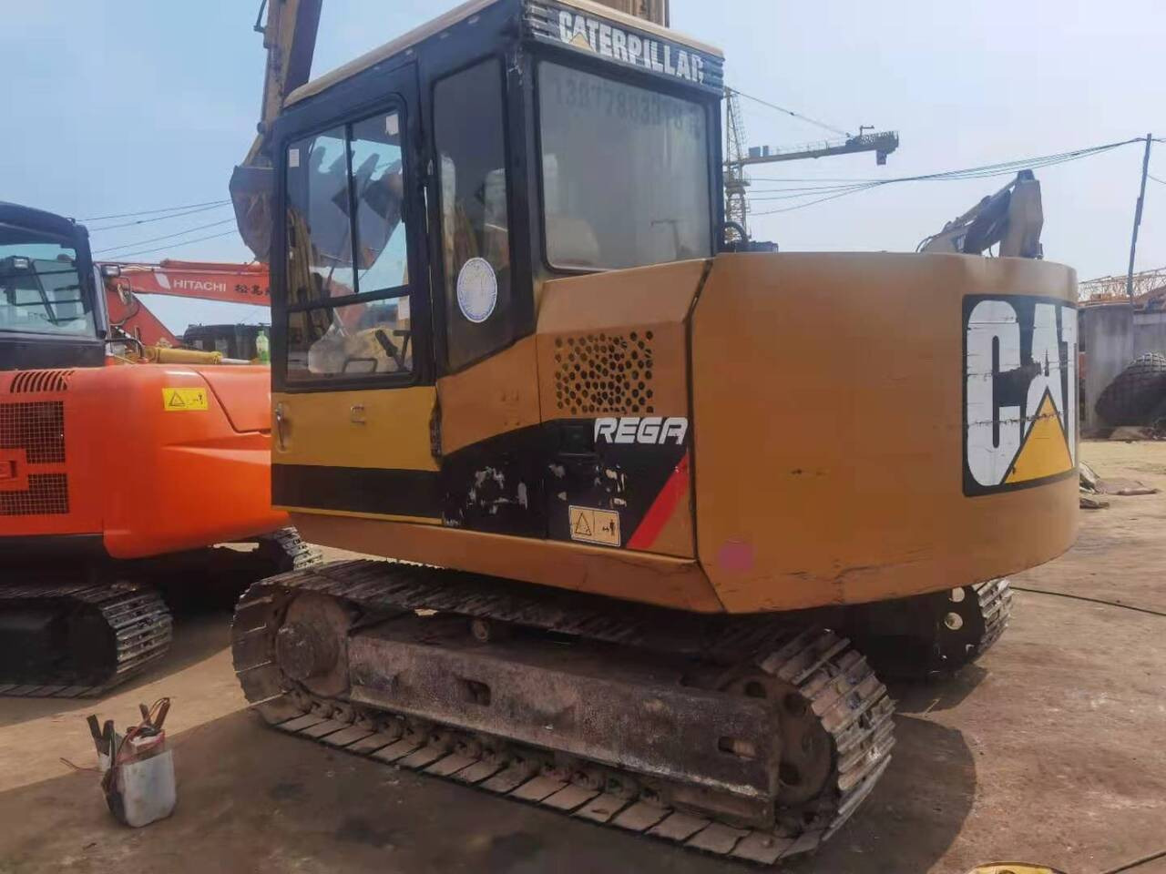 CATERPILLAR E70B - Crawler excavator: picture 2 CATERPILLAR E70B - Crawler excavator: picture 2