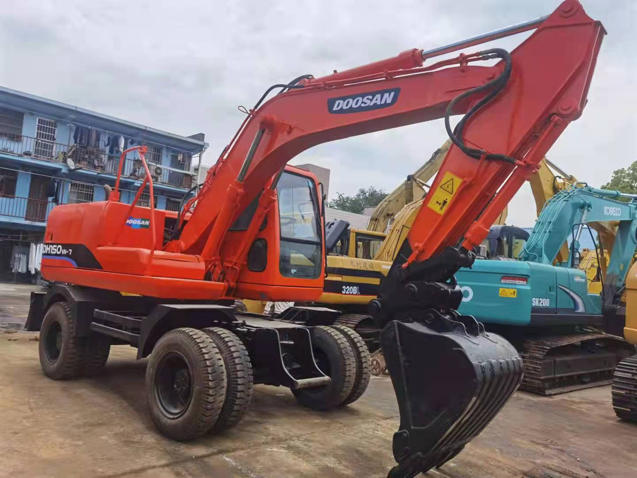 DOOSAN DH150W-7 - Wheel excavator: picture 4 DOOSAN DH150W-7 - Wheel excavator: picture 4