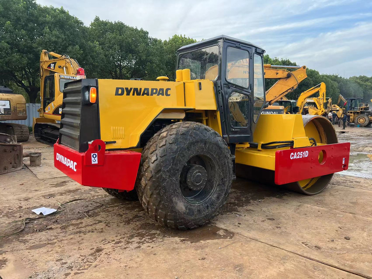 DYNAPAC CA215D - Roller: picture 2 DYNAPAC CA215D - Roller: picture 2