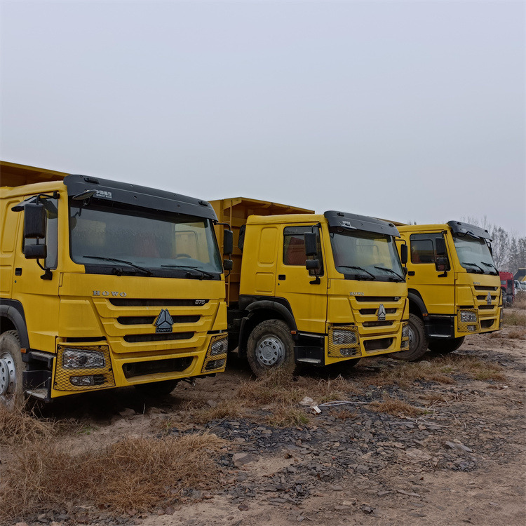 HOWO 6x4 375 -yellow Tipper - Tipper: picture 3 HOWO 6x4 375 -yellow Tipper - Tipper: picture 3