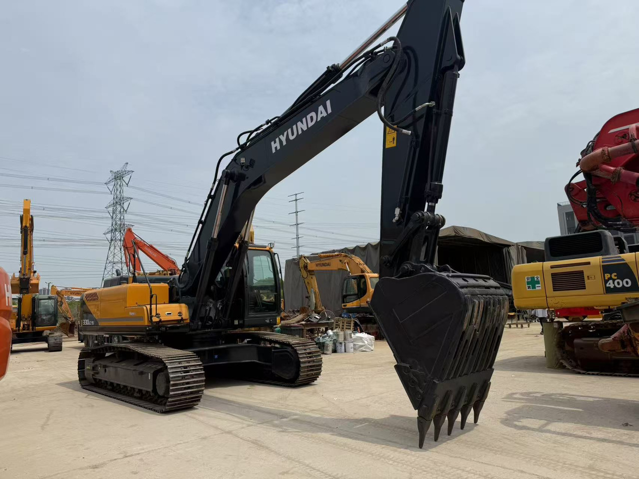 Hyundai R330LC-9S - Crawler excavator: picture 3 Hyundai R330LC-9S - Crawler excavator: picture 3