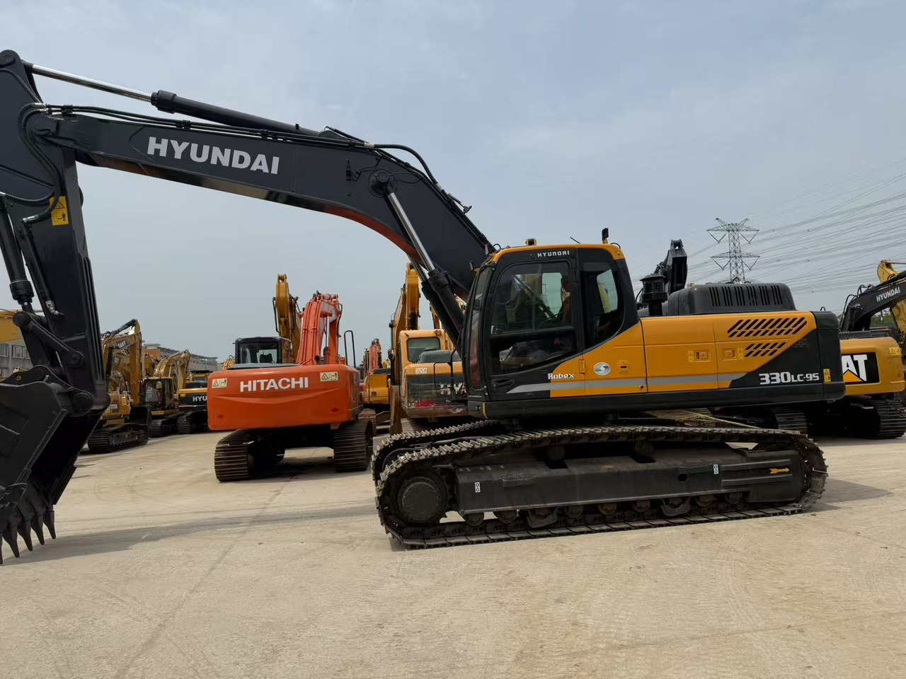 Hyundai R330LC-9S - Crawler excavator: picture 1 Hyundai R330LC-9S - Crawler excavator: picture 1
