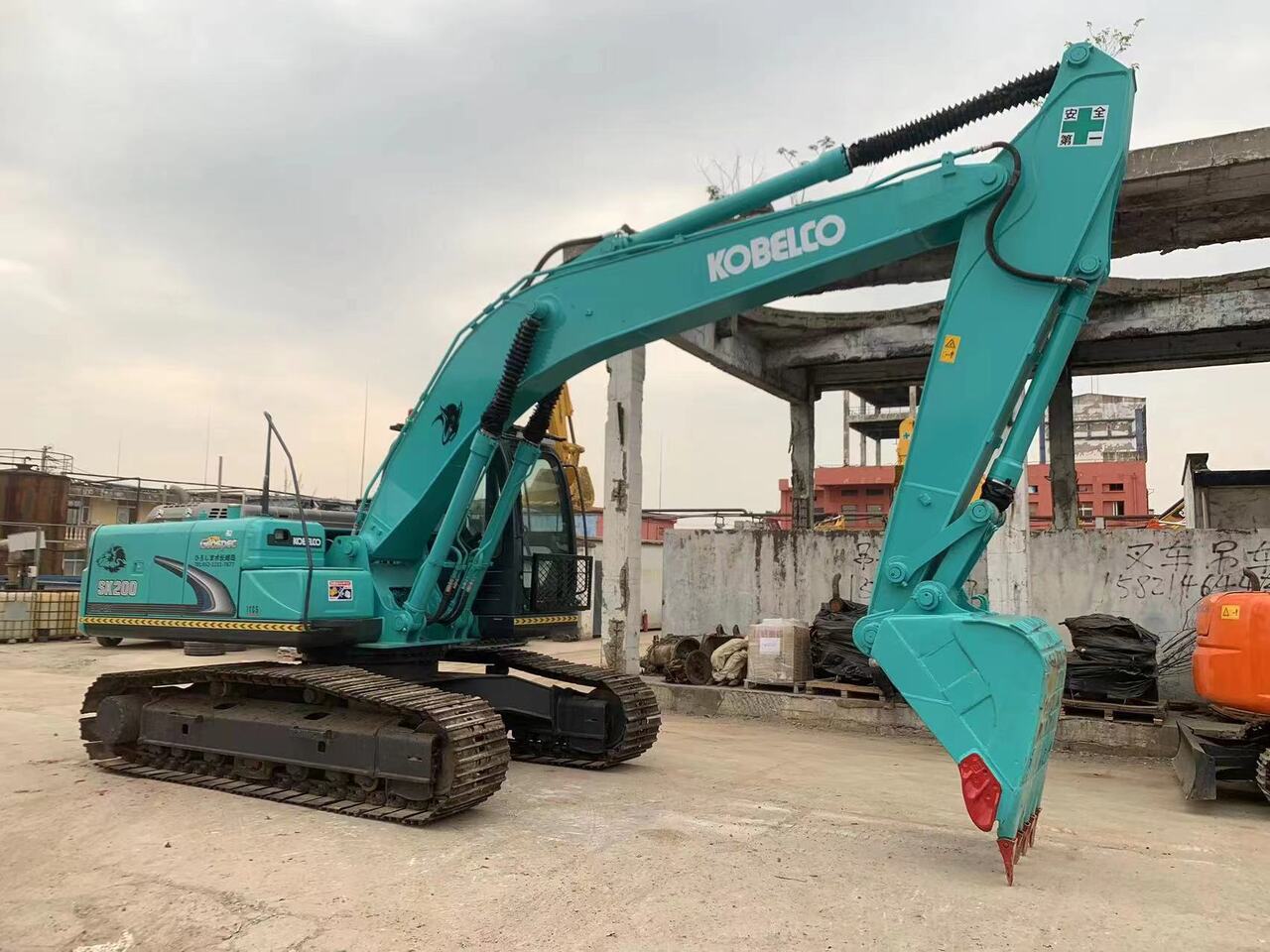 KOBELCO SK200-8-excavator - Crawler excavator: picture 3 KOBELCO SK200-8-excavator - Crawler excavator: picture 3