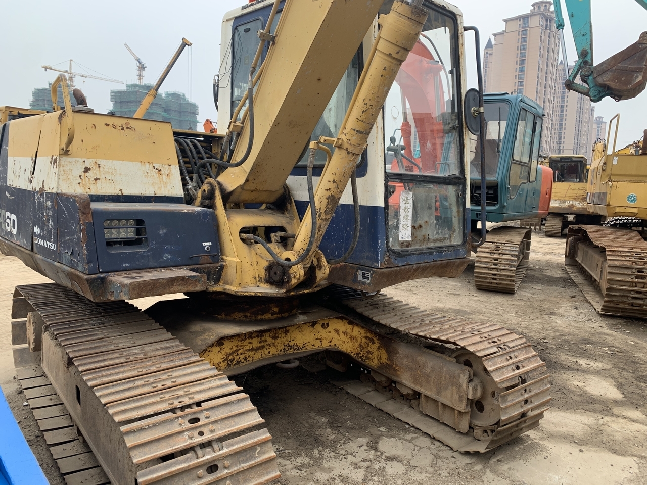 KOMATSU PC60-excavator - Crawler excavator: picture 1 KOMATSU PC60-excavator - Crawler excavator: picture 1
