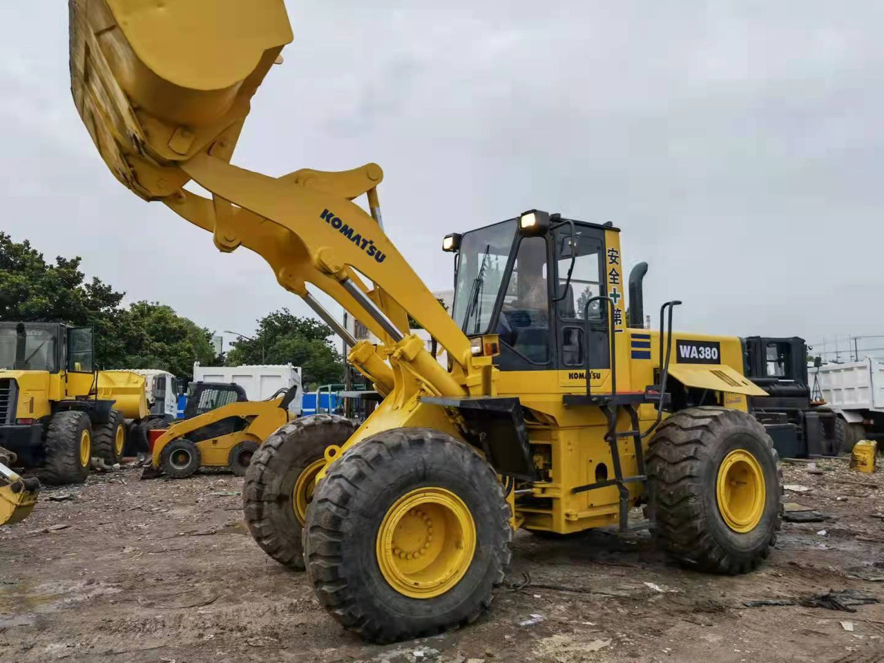 KOMATSU WA380 - Wheel loader: picture 1 KOMATSU WA380 - Wheel loader: picture 1