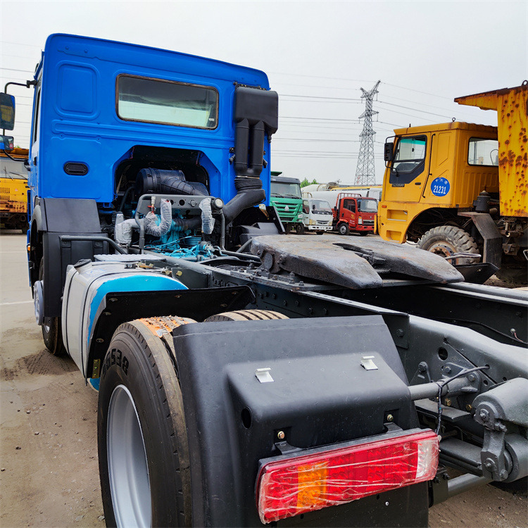 HOWO HOWO 6x4 336 truck tractors - Tractor unit: picture 3 HOWO HOWO 6x4 336 truck tractors - Tractor unit: picture 3