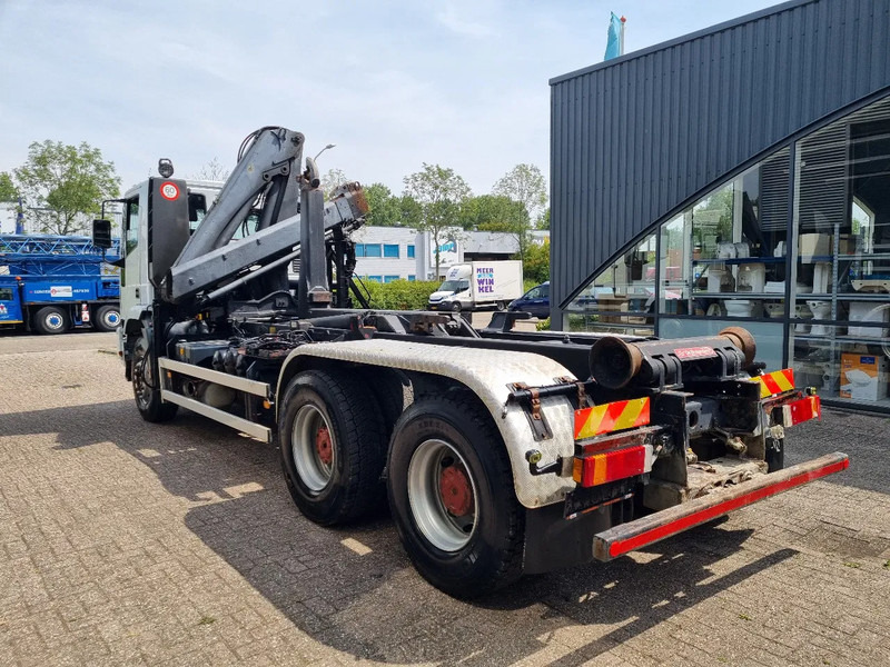 Iveco Eurotrakker 6X4 CURSOR 480 PK 20T HOOKLIFT 10.4 TM HIAB CRANE - Hook lift truck, Crane truck: picture 5 Iveco Eurotrakker 6X4 CURSOR 480 PK 20T HOOKLIFT 10.4 TM HIAB CRANE - Hook lift truck, Crane truck: picture 5