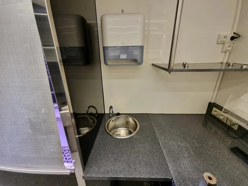 Mercedes-Benz Sprinter 513 CDI/ Foodtruck/ Verkoopwagen/ Camper - Vending truck: picture 5 Mercedes-Benz Sprinter 513 CDI/ Foodtruck/ Verkoopwagen/ Camper - Vending truck: picture 5
