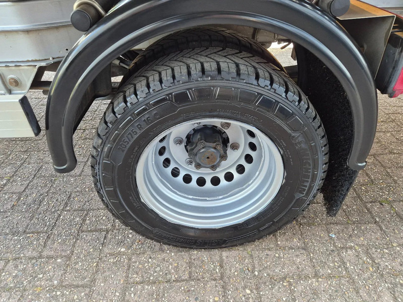 Van Volkswagen Crafter 2.0TDI BE Combi/ Autotransporter 10m mit Knicksystem/ Winch: picture 16 Van Volkswagen Crafter 2.0TDI BE Combi/ Autotransporter 10m mit Knicksystem/ Winch: picture 16