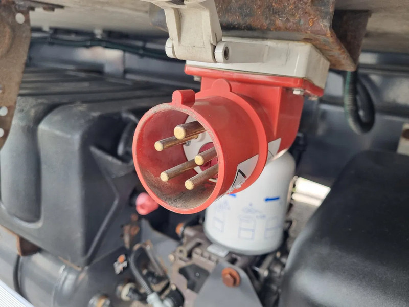 Refrigerator truck Volvo FL 250 Carrier 750MT ATP Zwischenwand LBW Euro 6: picture 14