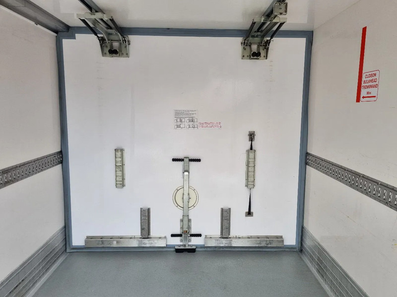 Refrigerator truck Volvo FL 250 Carrier 750MT ATP Zwischenwand LBW Euro 6: picture 10