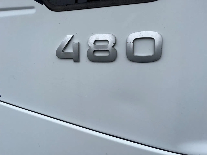 Iveco Stralis 440.48 MANUAL ZF GEARBOX ORIGINAL LOW MILEAGE - Tractor unit: picture 5 Iveco Stralis 440.48 MANUAL ZF GEARBOX ORIGINAL LOW MILEAGE - Tractor unit: picture 5