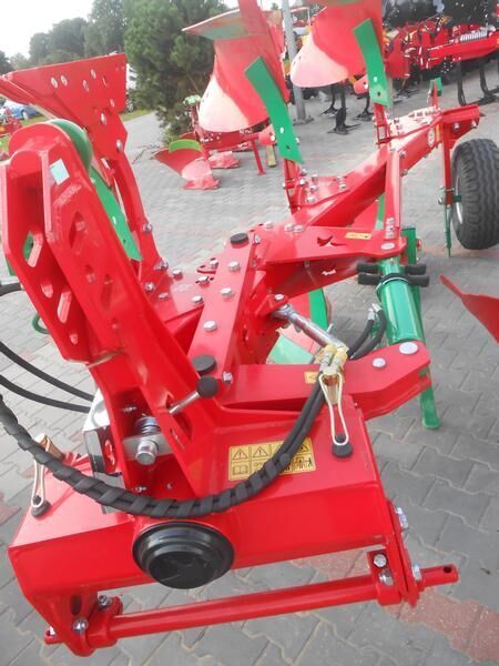 AGRO-MASZ Pług obrotowy 3-skibowy - Plow: picture 5 AGRO-MASZ Pług obrotowy 3-skibowy - Plow: picture 5