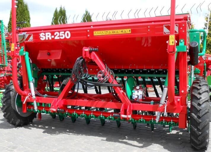 AGRO-MASZ SR-250 / SEMBRADORA - Seed drill: picture 5 AGRO-MASZ SR-250 / SEMBRADORA - Seed drill: picture 5