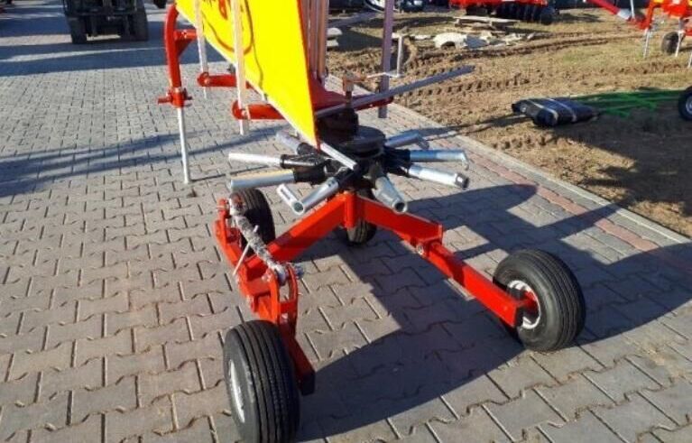 JAR-MET Zgrabiarka 1-wirnikowa 4,4 tandem - Tedder/ Rake: picture 1 JAR-MET Zgrabiarka 1-wirnikowa 4,4 tandem - Tedder/ Rake: picture 1