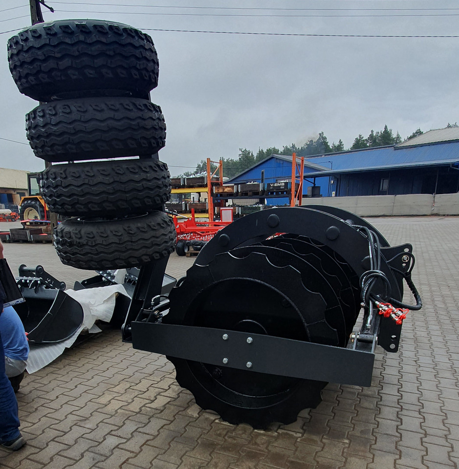 METAL-TECHNIK Wał Pryzmowy MT2 z dociskiem - Farm roller: picture 5 METAL-TECHNIK Wał Pryzmowy MT2 z dociskiem - Farm roller: picture 5