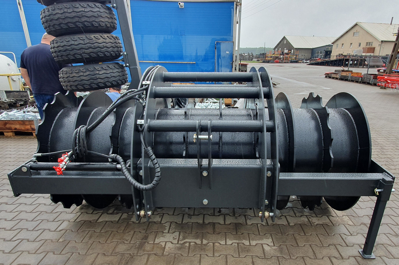 METAL-TECHNIK Wał Pryzmowy MT2 z dociskiem - Farm roller: picture 3 METAL-TECHNIK Wał Pryzmowy MT2 z dociskiem - Farm roller: picture 3