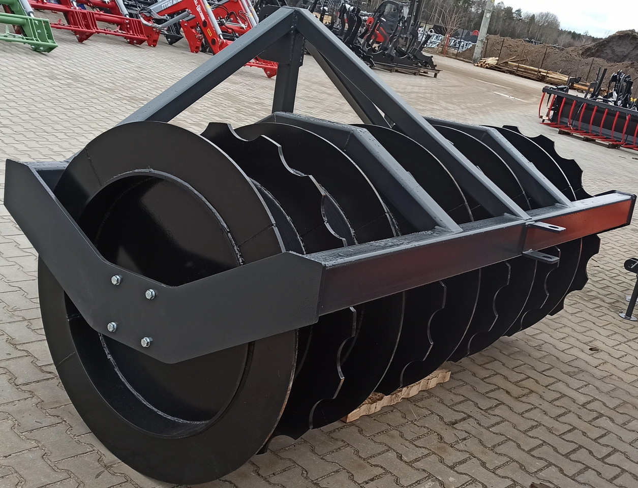 METAL-TECHNIK Wał pryzmowy - Farm roller: picture 2 METAL-TECHNIK Wał pryzmowy - Farm roller: picture 2