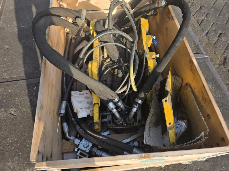 Liebherr likufix sw33 likufix sw 33 schnelwechsler - Quick coupler for Construction machinery: picture 2 Liebherr likufix sw33 likufix sw 33 schnelwechsler - Quick coupler for Construction machinery: picture 2