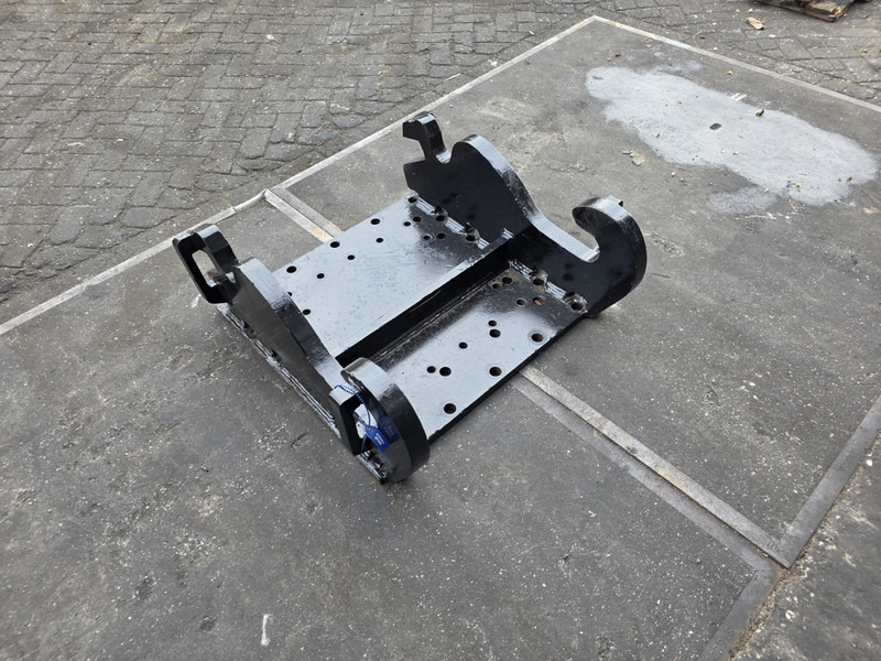 Kopplaat cw45 breedt adapter plate hammer plate verachtert cw45 - Quick coupler for Construction machinery: picture 4 Kopplaat cw45 breedt adapter plate hammer plate verachtert cw45 - Quick coupler for Construction machinery: picture 4