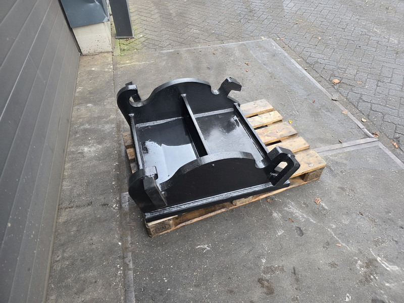 Kopplaat cw45 breedt adaptor plate verachtert cw 45 - Quick coupler for Construction machinery: picture 3 Kopplaat cw45 breedt adaptor plate verachtert cw 45 - Quick coupler for Construction machinery: picture 3