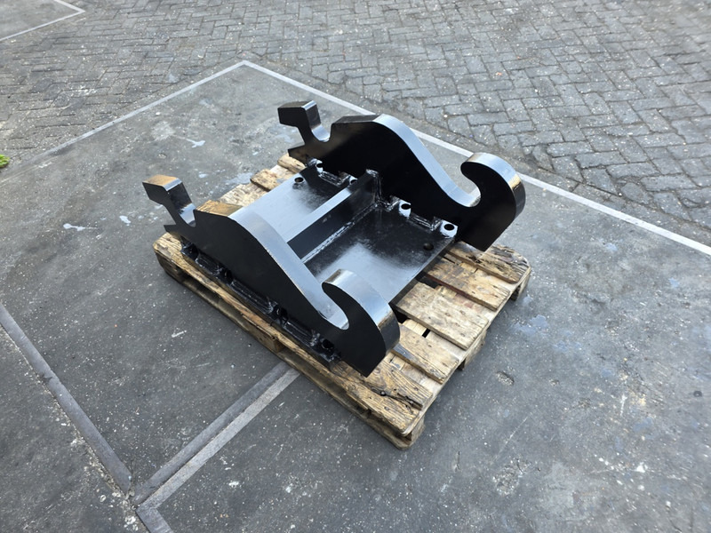 Kopplaat cw55s adaptor plate indeco adaptor plate cw55s - Quick coupler for Construction machinery: picture 3 Kopplaat cw55s adaptor plate indeco adaptor plate cw55s - Quick coupler for Construction machinery: picture 3