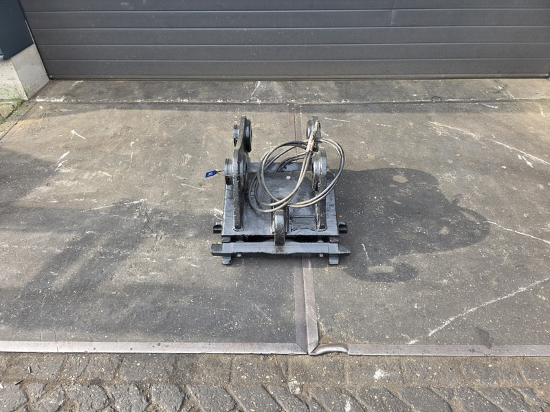 Quick coupler for Construction machinery snelwissel verachtert cw40 cw 30 coupler hydraulisch cw 30 cw 40: picture 1