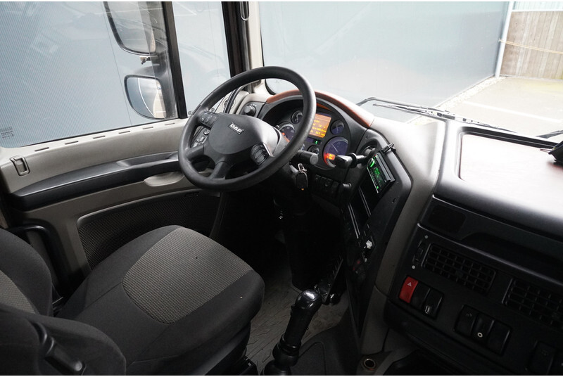 Interior photo 1: Crane truck DAF XF 460 6X2 OPEN BOX WITH PALFINGER PK 50002 CRANE